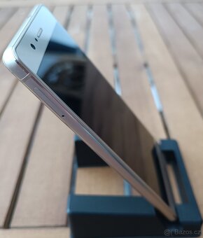 Mobilní telefon Huawei P9 Lite / GOLD / Displej: 5,2" - 6