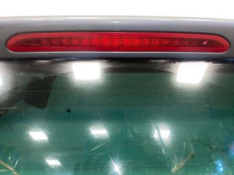 Páté dveře světle šedá metalíza LR7J VW Sharan 7N r.v. 2011 - 6