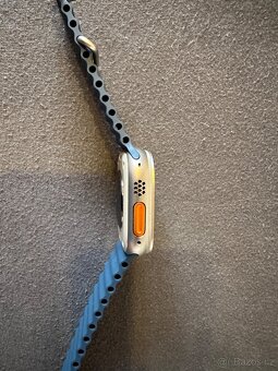 Apple Watch Ultra 2 49mm titanové pouzdro s modrým oceánským - 6
