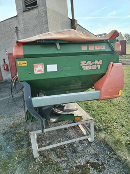 Prodám rozmetadlo průmyslových hnojiv - 6