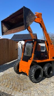 PRONÁJEM - SMYKOVÝ NAKLADAČ TOYOTA 2SDK8 - 6