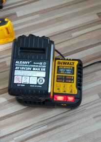 Nabíječka DeWALT DCB 1104, pro Aku DeWALT 12V až 20V - 6