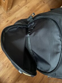 Prodám školní batoh Baagl SKATE BACKPACK GOLD - 6