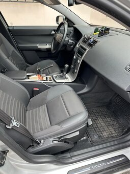 VOLVO V50 2.0D - 6