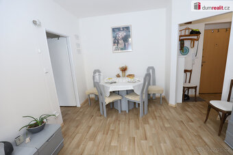 Krásný slunný byt 2+1/B/S v prvním patře cihlové novostavby  - 6