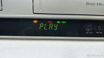 DVD přehrávač LG V280 + videorekordér (Combo DVD+VCR) - 6