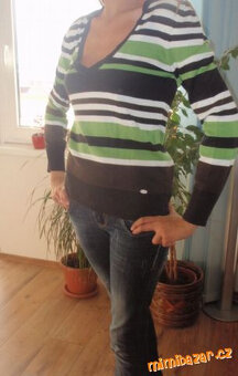 Zajímavý pruhovaný svetřík (vel. 40/42) - 6