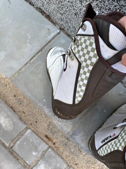 Snowboard Gravity, vel. 148 cm, vč. vázání a bot - 6