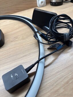 Philips Hue Sync Box + Philips Hue Gradient lightstrip 65" - 6