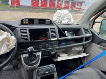 VW Transporter sanitní vozidlo - po dopravní nehodě - 6