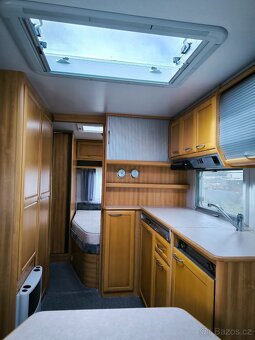 Karavan Knaus Azur 500 - francouzská postel, plynový bojler - 6