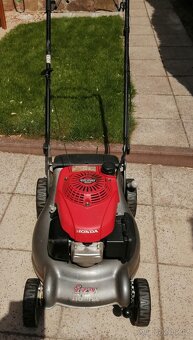 Motorová sekačka Honda HRG 466 s pojezdem - 6
