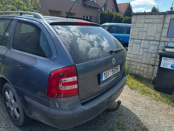 Škoda oktavia 2 1.6 fsi 85kw 2008 - 6