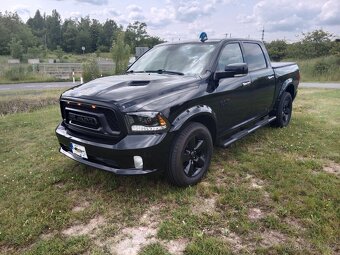 Dodge Ram Big Horn 5.7 Hemi - 6
