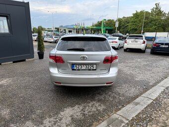 Toyota Avensis 2.2 2010 - 6