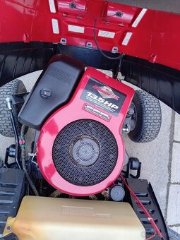 Prodám zahradní traktor Twin-Cut  13.5Hp manuál - 6
