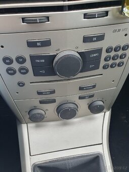 Opel Astra, -H 1.4 55kW - 6