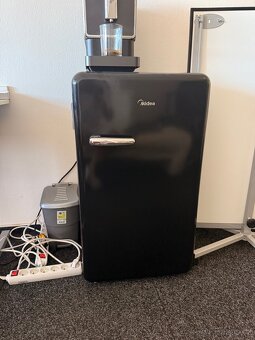 Prodám lednici Midea - 6