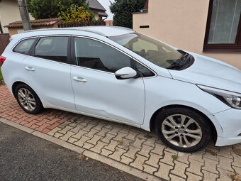 Kia Ceed combi 1.6 CRDi 94kW rok 2013 - 6