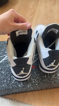Jordan 4 Military Black - 6