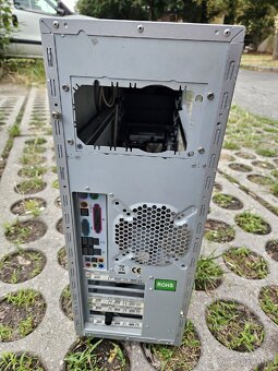 Brutální retro PC case. Xclio A380 - 6
