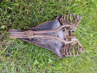 Staré kožené sedla - 6