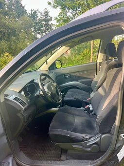 Mitsubishi Outlander 2.4 benzín - 6