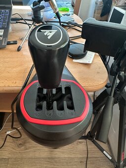 Thrustmaster T128 + Shifter TH8S Perfektní stav - 6