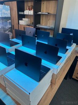 MacBook AIR 13.6" M2/16/1TB 10GPU Bat 82,6% Hezký stav - 6