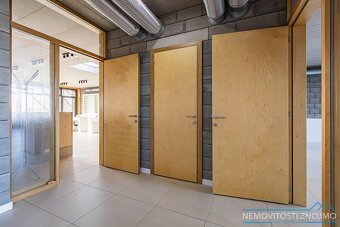 Pronájem dvou komerčních prostor (každý 72m2), nyní zde mani - 6