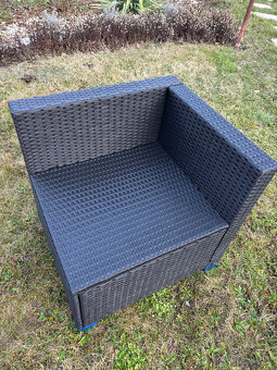 Zahradní polyratanová sedačka + taburety - 6