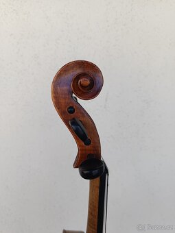 2. Housle - 6