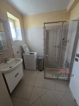Pronájem bytu 2+1 v rodinném domě, Opava, Malé Hoštice, ul. - 6