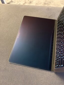 Macbook Air 13" M2 - vesmírně šedá, záruka, nový stav - 6