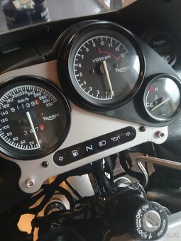 Triumph 900 sprint - 6