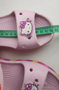 sandálky Crocs Hello Kitty - 6