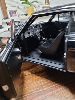 Dodge Charger kovovy model 1:8 - 6