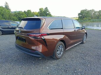 Toyota Sienna XLE 2,5hybrid AWD 2021 nový model - 6