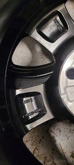 TOYOTA Yaris,15' alu disky, tpms, zimní pneu, nové ,černé - 6