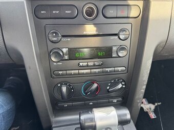 Ford Mustang 4.0 benzínový automat - 6