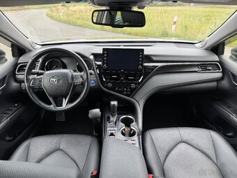Toyota Camry - 6