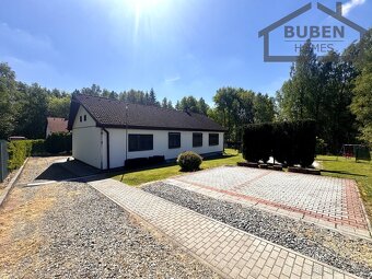 Dva RD s krytým stáním, kolnou a zahradou 2155 m2 - Rozvadov - 6