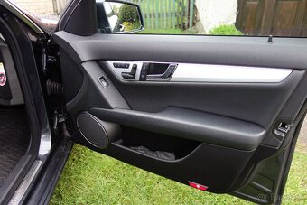 Mercedes C250cdi vplné výbavě. - 6