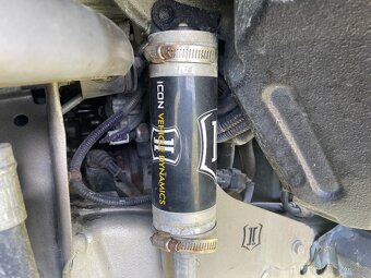 TOYOTA TUNDRA 5.7 CREWMAX Raptor - 6