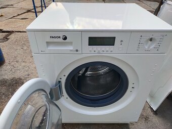 Prodám VESTAVNOU dig.pračku zn. FAGOR--8kg--DOVEZU-- - 6