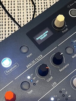 Hybridní syntetizátor Arturia Microfreak - 6