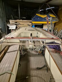 závodní plachetnice, Akros 75 - 6