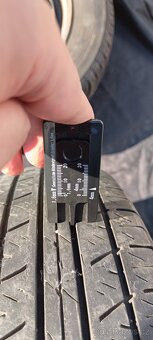 Prodám 4 pneumatiky Kia Picanto s plechovými disky - 6