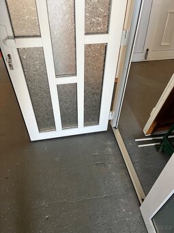 VCHODOVÉ DVOUKŘÍDLÉ PLASTOVÉ DVEŘE 135x207-PLZEŇ - 6