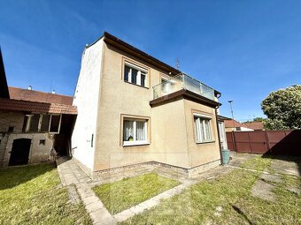 Rodinný dům 6+2 situovaný na klidném místě v centru obce Kru - 6